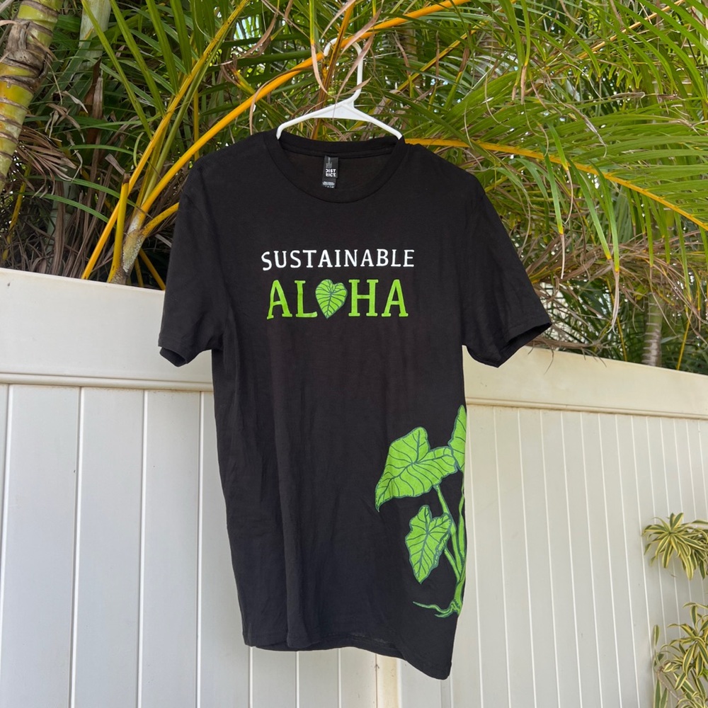 SMALL Sustainable Aloha Monstera Lavender Farm Shirt